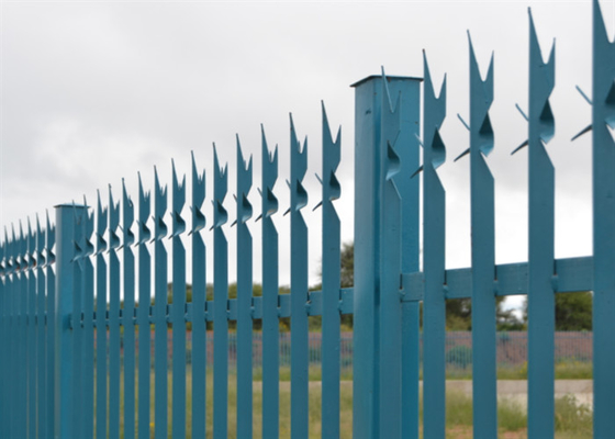 PVC Kaplı Metal Üçlü Spike Bahçe Palisade Eskrim 1-6m Yükseklik W Soluk 65mm