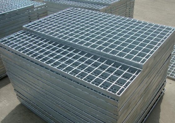 Düşük Karbonlu Bükülmüş Çubuk Metal Driveway Hendek Drenaj Kapağı Yüksek Dayanıklılık