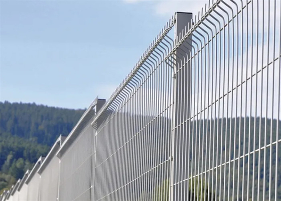 PVC kaplı Yeşil 3D Eğimli Kaynaklı Kaynaklı Ağ Bahçe Çit Oyun Alanı için