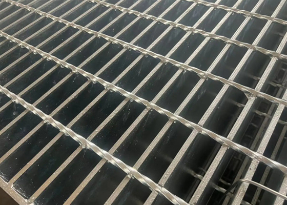 Endüstriyel platform için galvanizli çelik yürüyüş ızgarası 30 * 5mm