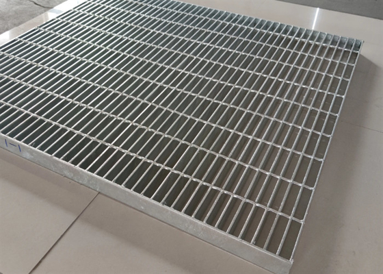Q235 Elektrik santrali için 40*5mm'lik tırnaklı çelik geçit ızgarası
