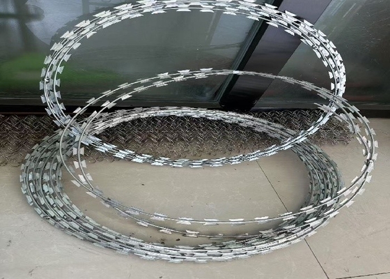 Güvenli tesisler ve kamusal alanlar için Anti tırmanış tıraş tel ağır iş inşaatı