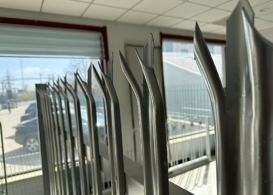 Yüksek Güvenlik Çelik Palisade Çit Perimetre Koruması İçin Dayanıklı Dönüştürme Kanıtı