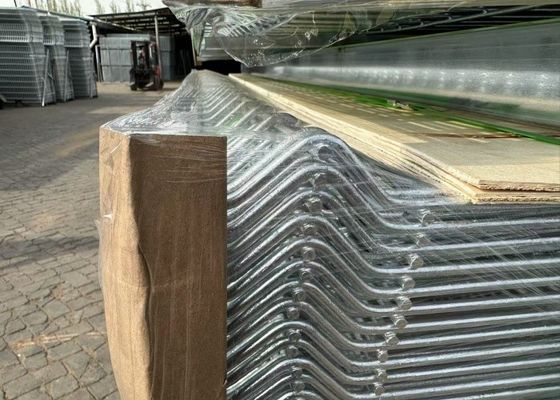 Üçgen Çit Paneli Anti-koroziv çelik, Çok Kullanımlı İnşaat Olayları için Kolay Bakım