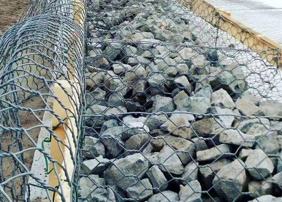 Çinko Kaplı Galfan Gabion Sepetleri İnşaat Mühendisliği 2*1*1m 80*100mm Delik