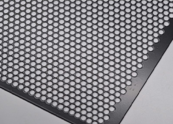 304 Paslanmaz Çelik Delikli Mesh - Lazer Kesim, Koruma ve Filtrasyon için ISO 9001 Sertifikalı