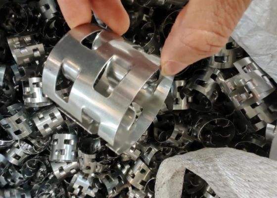 SS316 Gaz temizleme kuleleri için Pall Ring Metal Rastgele Paketleme 50*50*0.5mm