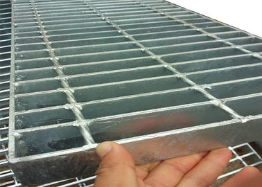 Düz / Tırtıklı / I Tipi Çelik Geçit Izgaralı Çapraz Çubuk Ölçüsü 6mm / 8mm Klipsli