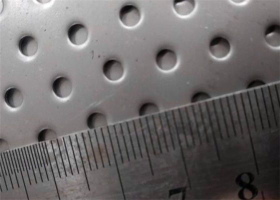 Düşük Karbonlu Çelik 1220 X 2440mm Delikli Metal Hasır 1.5mm Kalınlık
