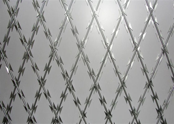 Ss 304 Sıcak Daldırma Galvanizli Jiletli Keskin Dikenli Tel Cbt-65 33 Döngü Güvenlik