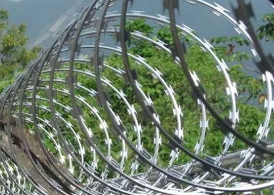 Sıcak Daldırma Galvanizli Jiletli Tel Askeri Güvenlik 900mm Bobin Termal