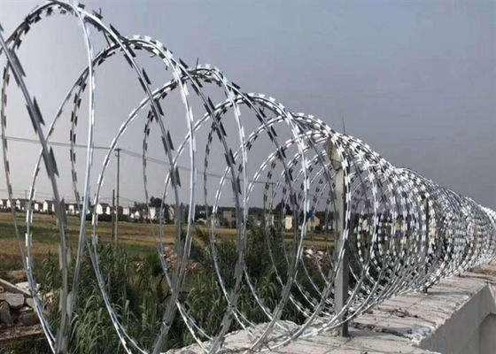 Korsanlığa Karşı Güvenlik Çiti İçin Klipler Sıcak Daldırma Galvanizli Jiletli Tel