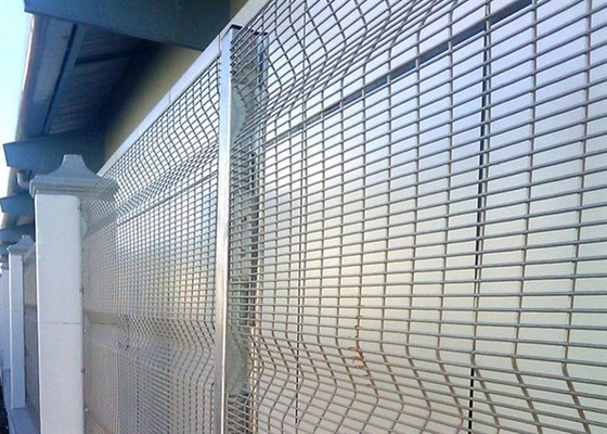 Havaalanı Güvenliği için 60x60mm 358 Mesh Çit Sıcak Daldırma Galvanizli / Güç Kaplı Tel